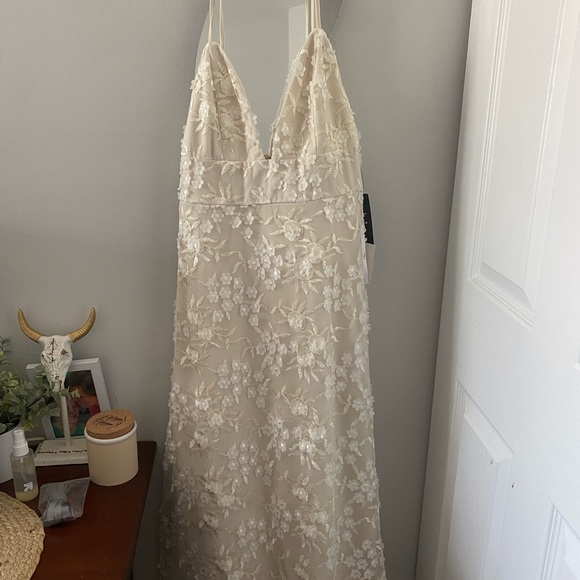 NEW Lulus midi dress - size S - Picture 2 of 3